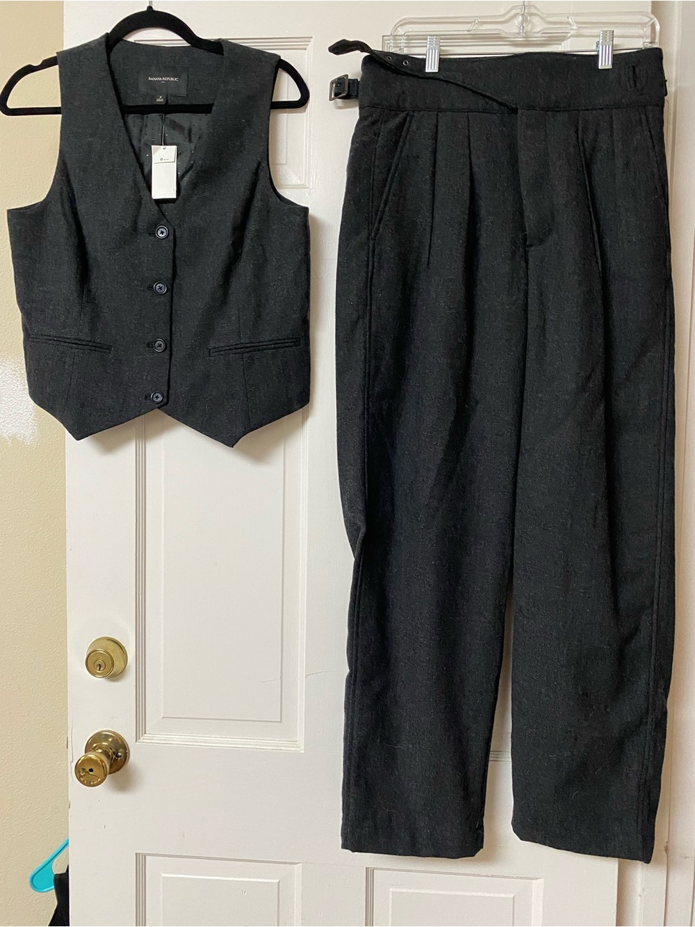 Banana Republic Black Tailored Vest Size 8 and High-Waist Trousers Size 10 Pet